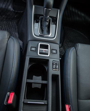 SUBARU_LEVORG-45-lr